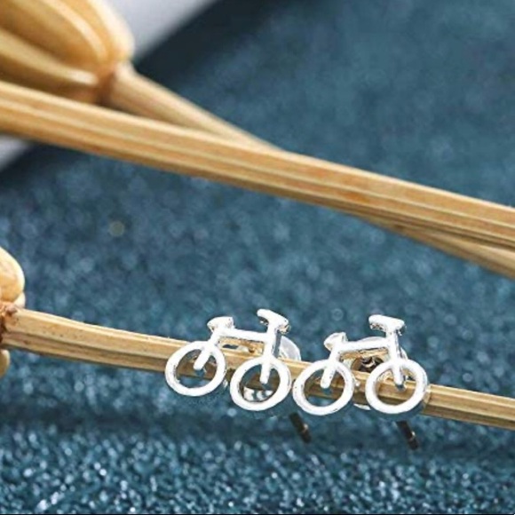 New Adorable Bicycle Bike Stud Earrings Silver - Picture 3 of 8